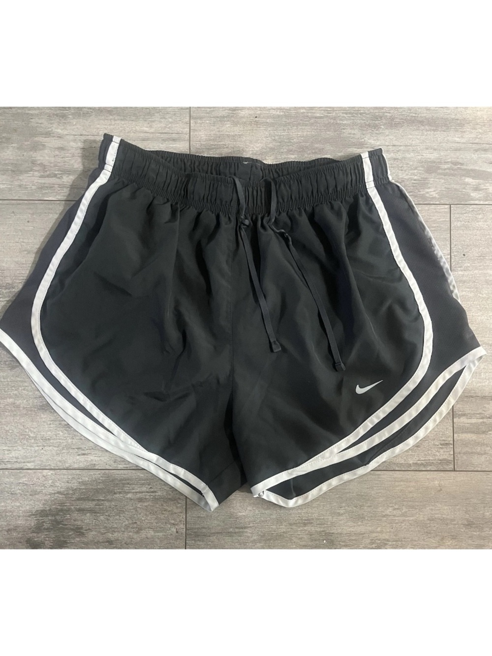 Nike Dri-FIT Dark Gray Running Shorts Women’s Medium Athletic Gym Activewear